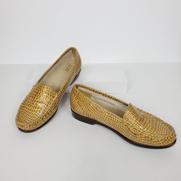 SAS Gold Tan Croc Tripad Comfort Slip On Loafer 8M